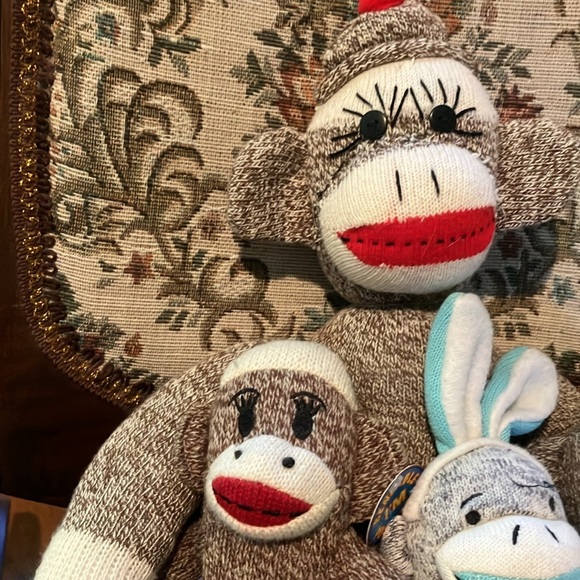 Got Monkeys?? Lot of Five Sock Monkeys. approximately 24 inches to 6 inches from - Picture 4 of 7